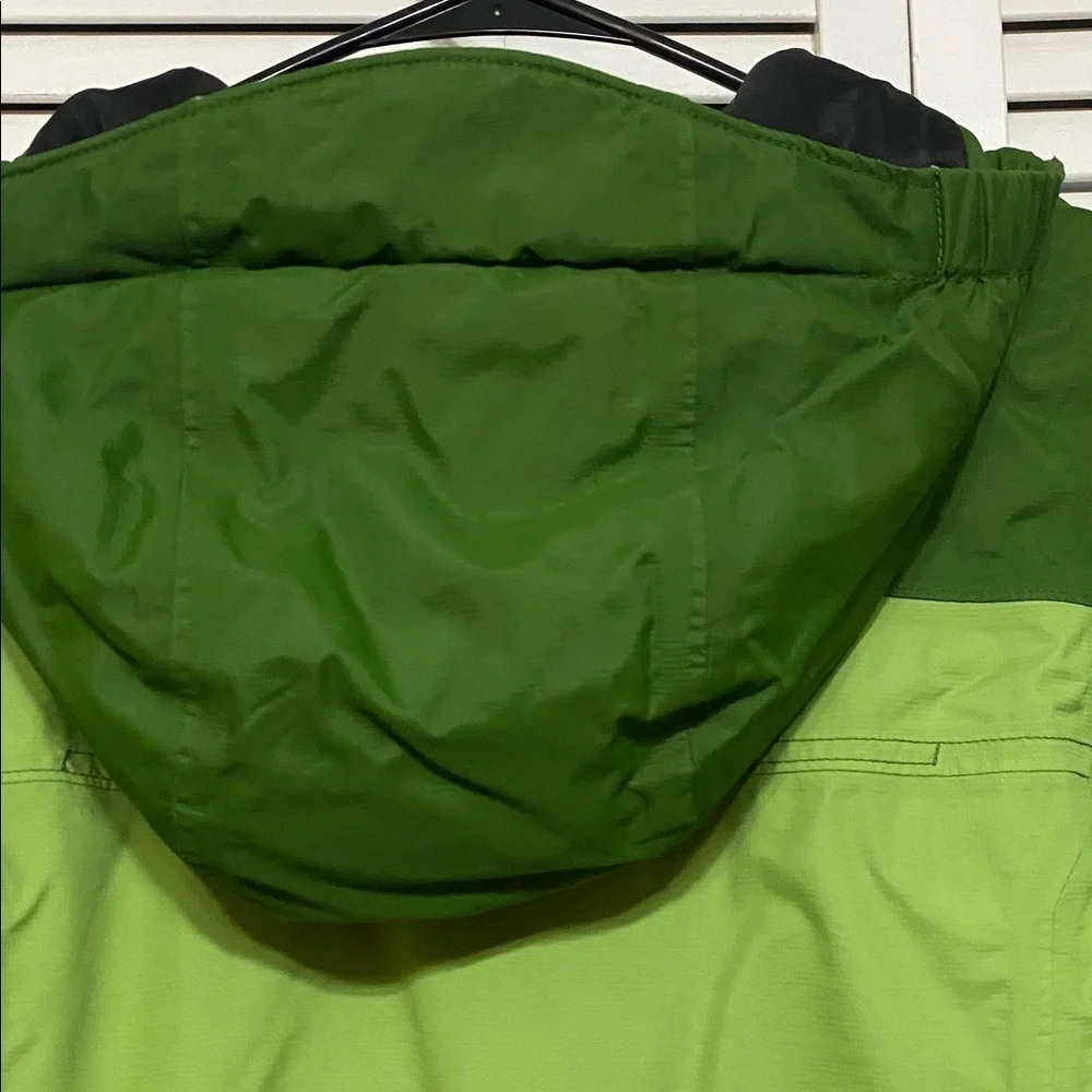 Mountain Hard Wear Green Hoodie Winter Jacket Size Youth M